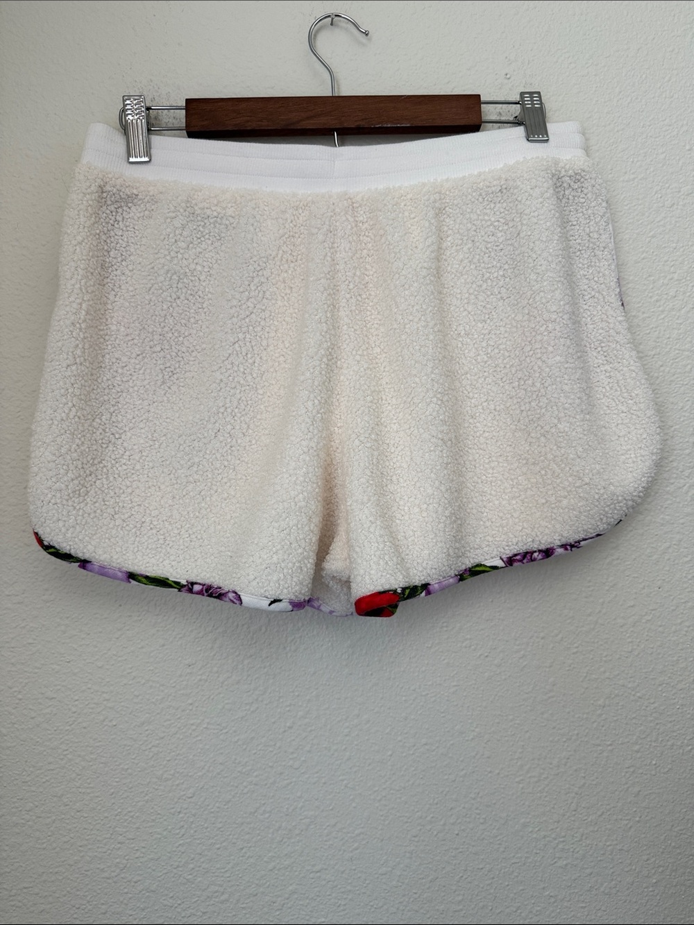 Victoria’s Secret Lounge Shorts - Picture 4 of 6